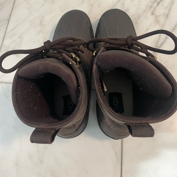UGG, men’s 9, brown leather and black rubber duck boots, flawed - Picture 5 of 10